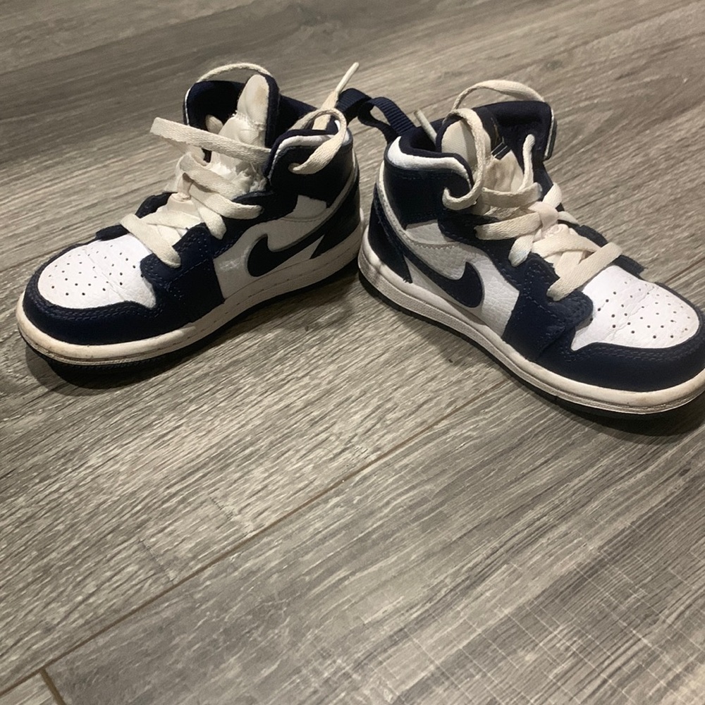 Toddler Jordan’s used but still Has love to give!
